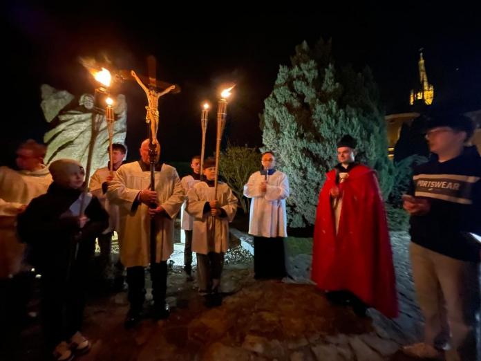 Wieczorna Droga Krzyżowa przy bazylice w Parczewie