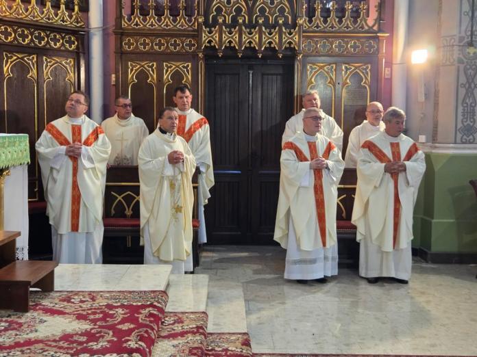 Parczew: Kapłani dziękowali za 28 lat kapłaństwa