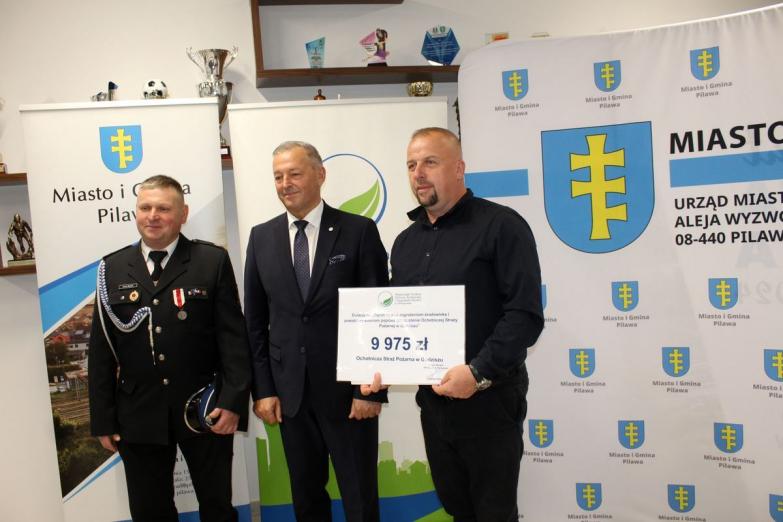 Blisko 2 mln zł dla strażaków i na ekologię /AUDIO/